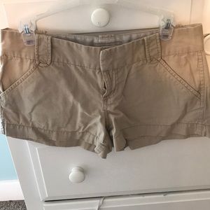Casual old navy khaki shorts
